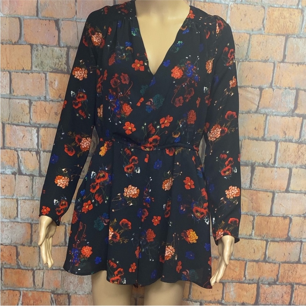 Gianni‎ Bini Long Sleeve Tie Back Floral Romper